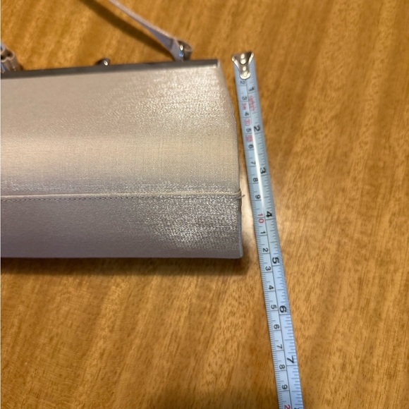 Elegant Silver Clutch Bag - Picture 7 of 8